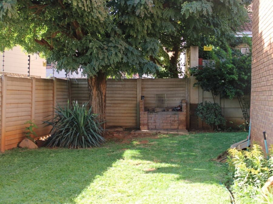 2 Bedroom Property for Sale in Langenhovenpark Free State